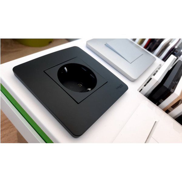 Розетка з з/к зі шторками, 16А + USB Type C, 2.1A, безгвин. клеми, алюміній, Unica NEW NU301730